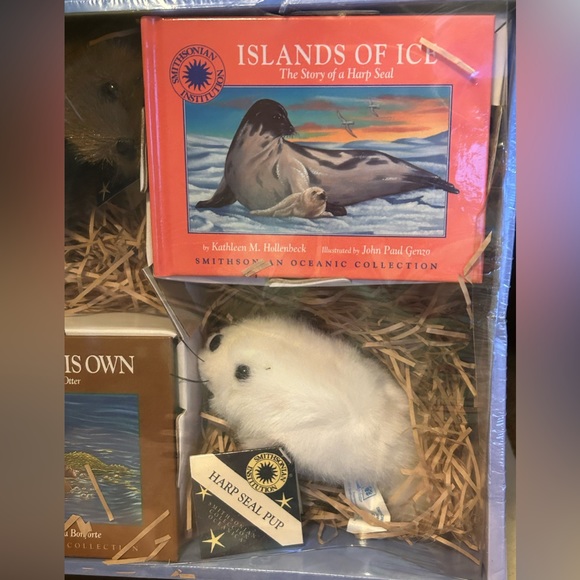 Smithsonian Oceanic Collection Wildlife Story & Stuffed Toy - Picture 5 of 7